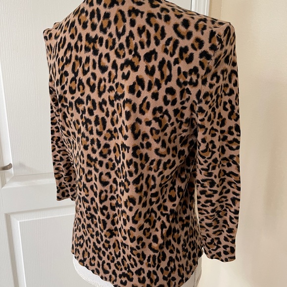 Gorgeous White House Black Market Leopard Cardigan - Picture 14 of 16